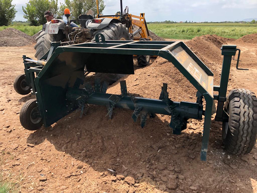 Volteadora de compost VC-1800