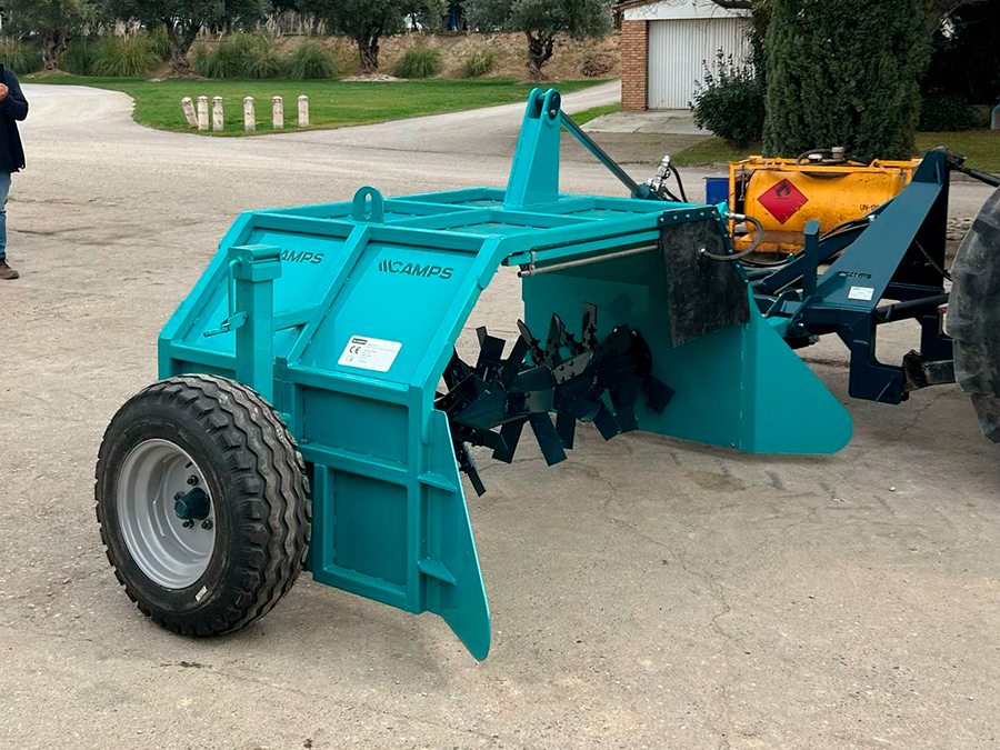 Volteadora de compost VC-2000